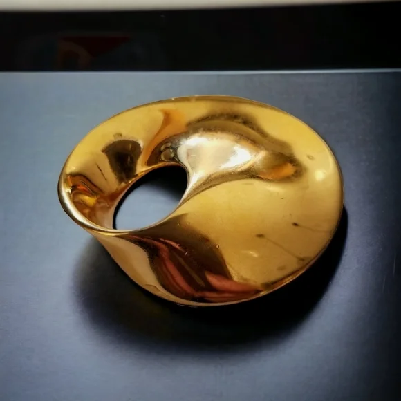 Vintage Mid Century Monet Oval Gold Tone Brooch Pin - Picture 5 of 12